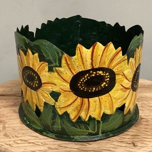 🟢 Vintage & Beautiful - Hand Painted - Old Solid Metal Bucket / Pail Crafted